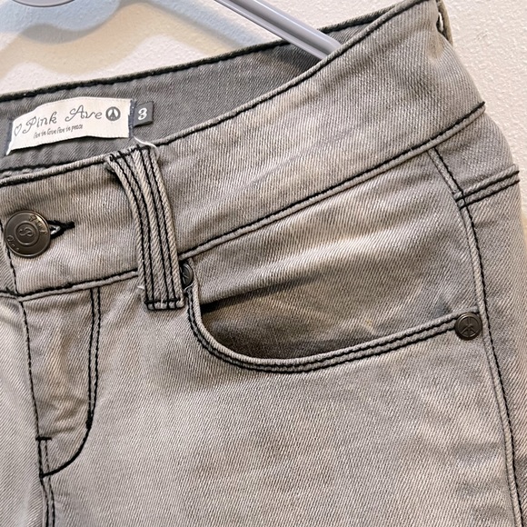 PINK AVE Boutique Grey Washed with Black Stitching skinny jeans. Size 3 - Picture 3 of 10